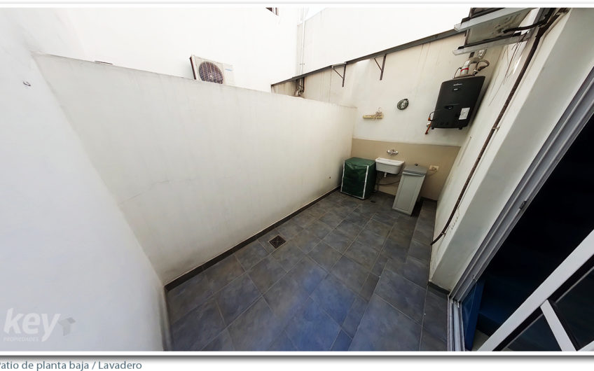 Moderno PH tipo duplex de 87m2 totales – 2 ambientes c/ terraza propia de 38m2!  – Sin Expensas
