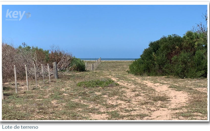 Lote de terreno en Laguna Garzón – El Caracol –  Uruguay.-