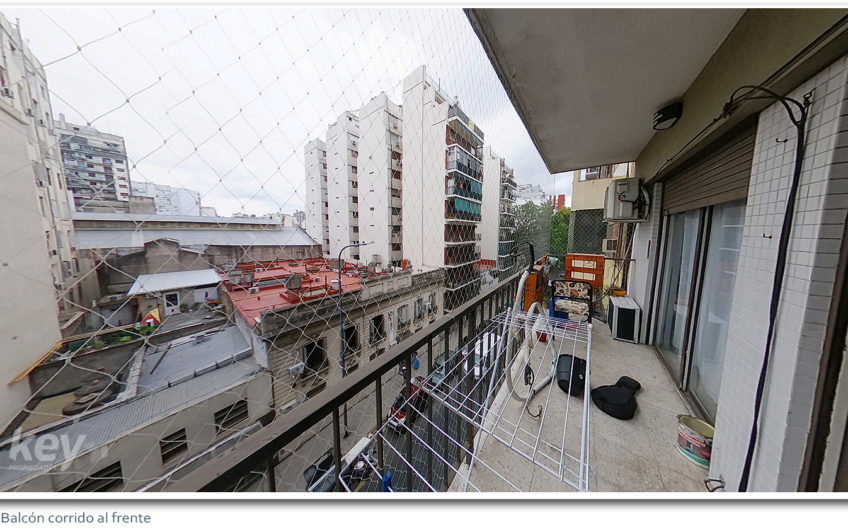 Departamento de 3 ambientes con balcón y cochera – Muy luminoso – Almagro