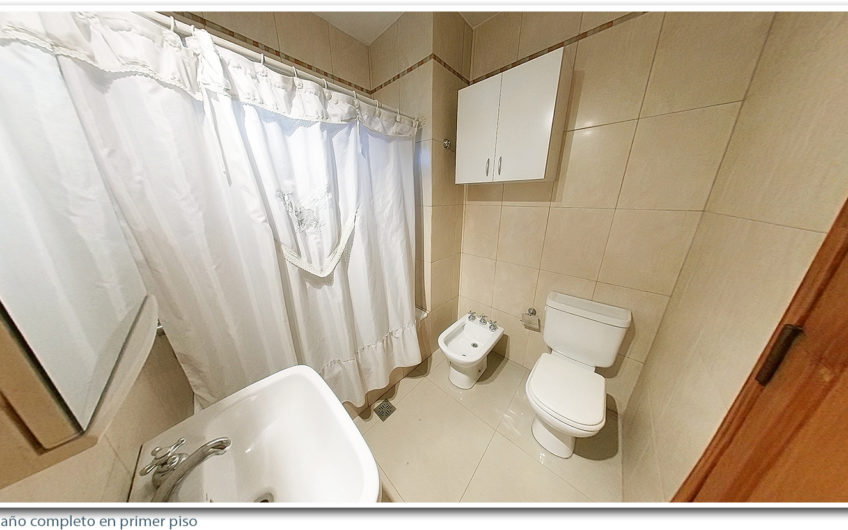 Hermosa casa de 4 ambientes con patio en Las Bases 200 – Liniers