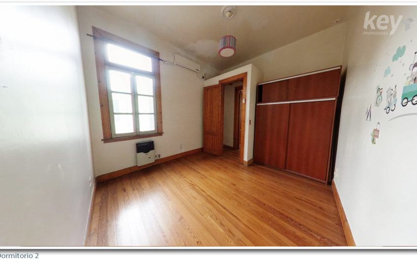 Hermosa casa de 4 ambientes con patio en Las Bases 200 – Liniers