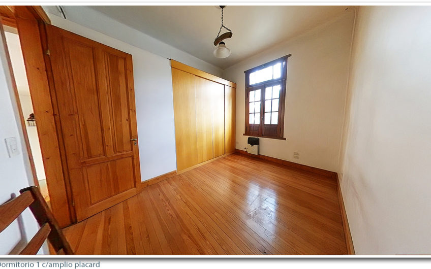 Hermosa casa de 4 ambientes con patio en Las Bases 200 – Liniers