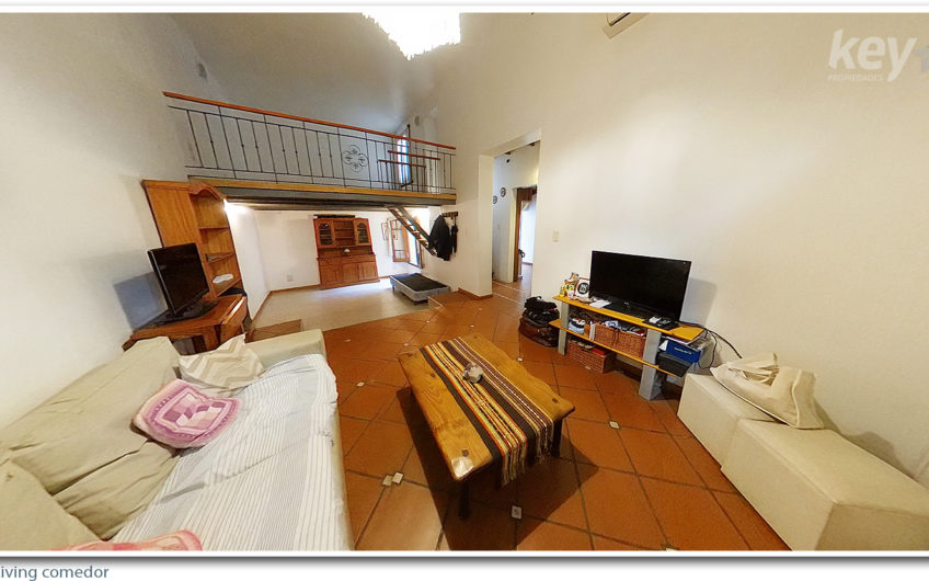 Hermosa casa de 4 ambientes con patio en Las Bases 200 – Liniers