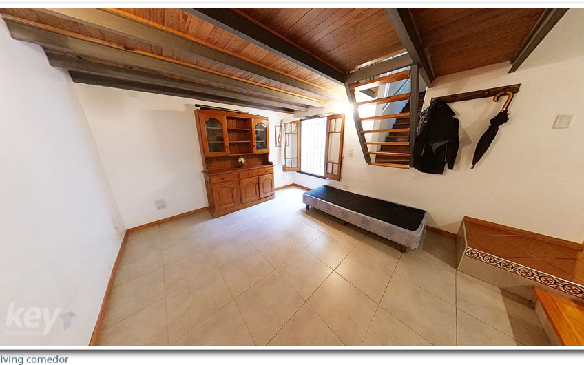 Hermosa casa de 4 ambientes con patio en Las Bases 200 – Liniers