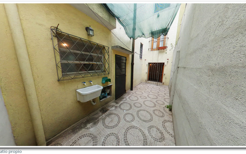 Hermosa casa de 4 ambientes con patio en Las Bases 200 – Liniers